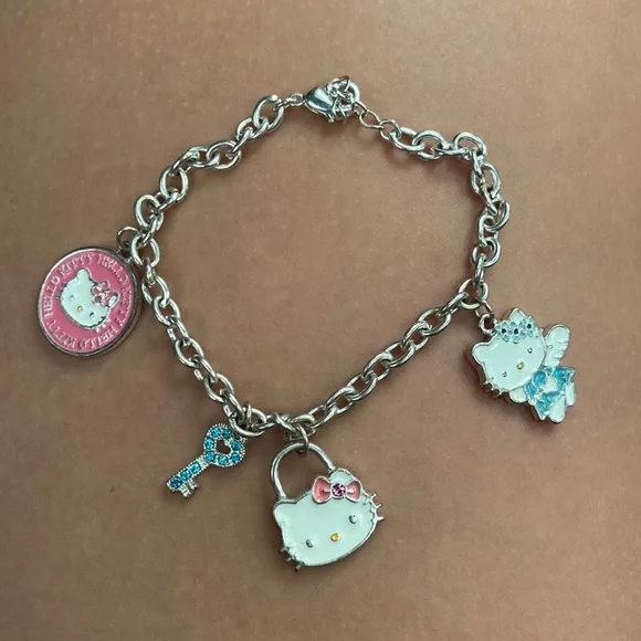 Bracelet Hello Kitty D'occasion - Accessoire Kawaii Et Mignon Pour Les Fans !